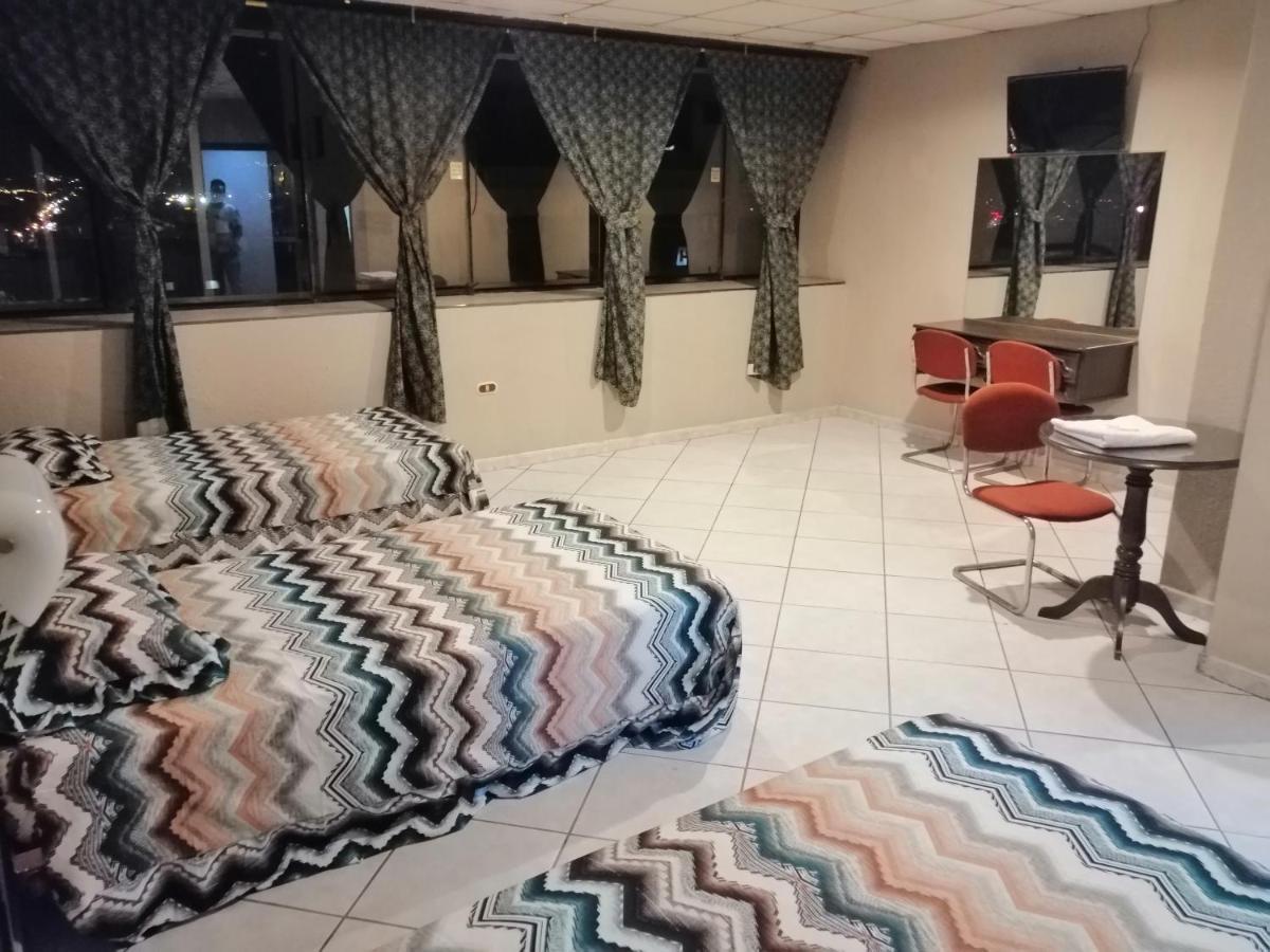 Hotel Sol De Oro Гуаякиль Экстерьер фото